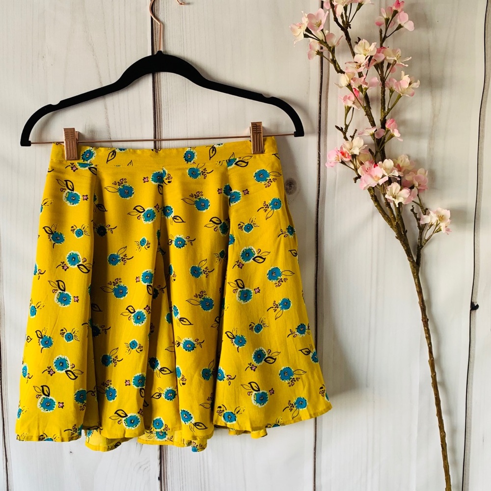 UO / KIMCHI BLUE / FLORAL MINI SKIRT - Picture 2 of 4